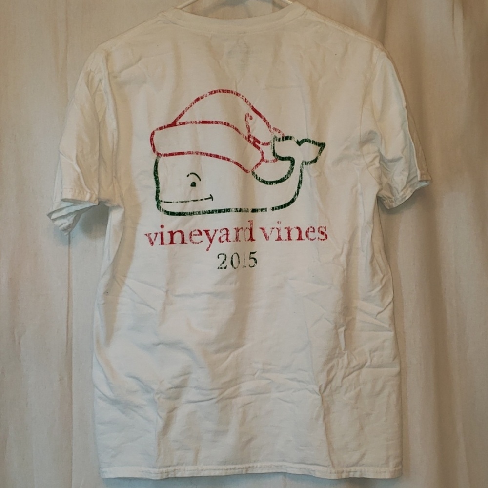 Vineyard vines santa whale tee